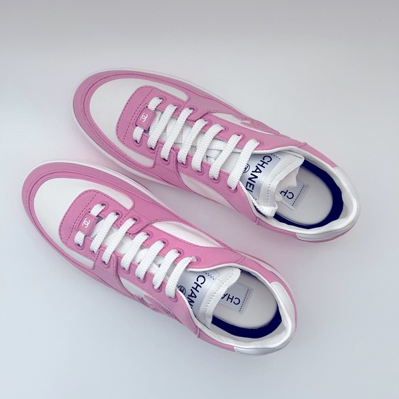 🔥CHANEL Sneakers - Picture 2 of 10